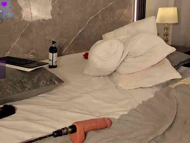 Rachellebony webcam