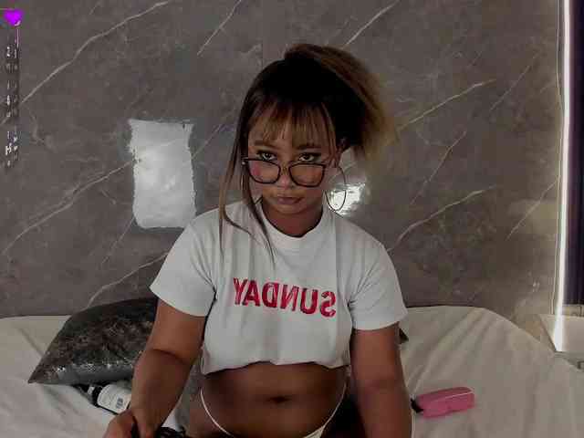 Rachellebony webcam