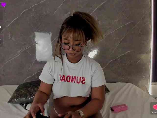 Rachellebony webcam