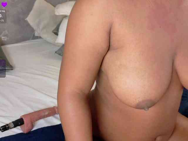 Rachellebony webcam