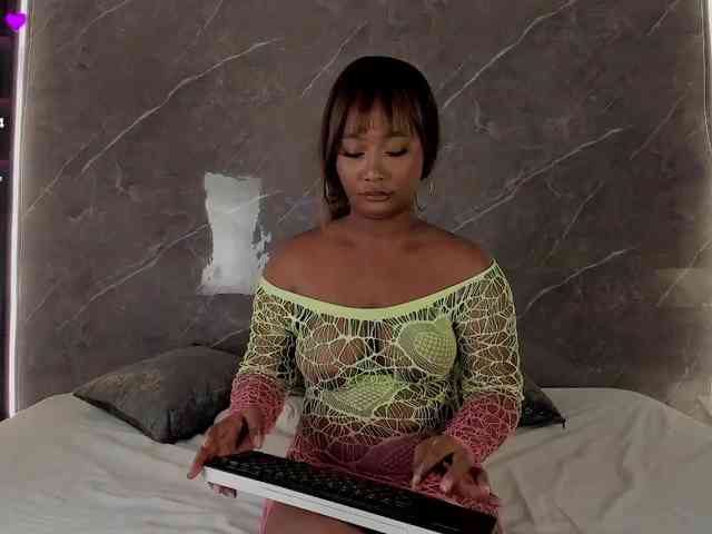 Rachellebony webcam