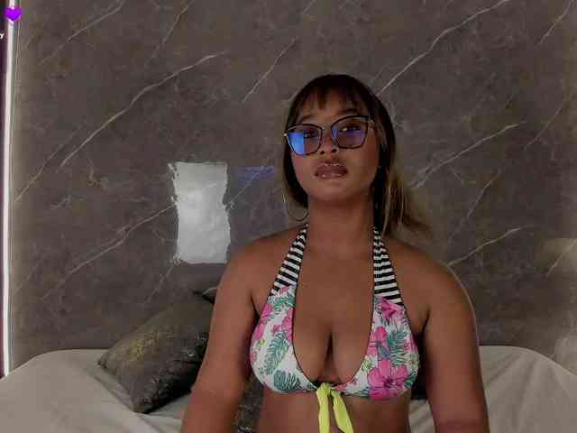 Rachellebony webcam