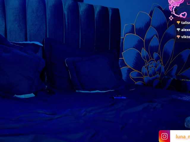 Lunamistyc live cam on BongaCams