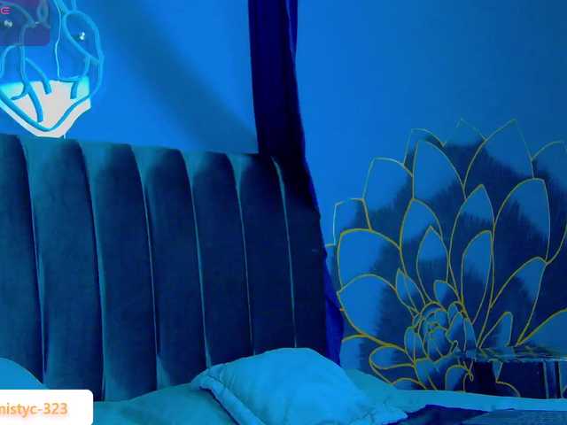 Lunamistyc live cam on BongaCams