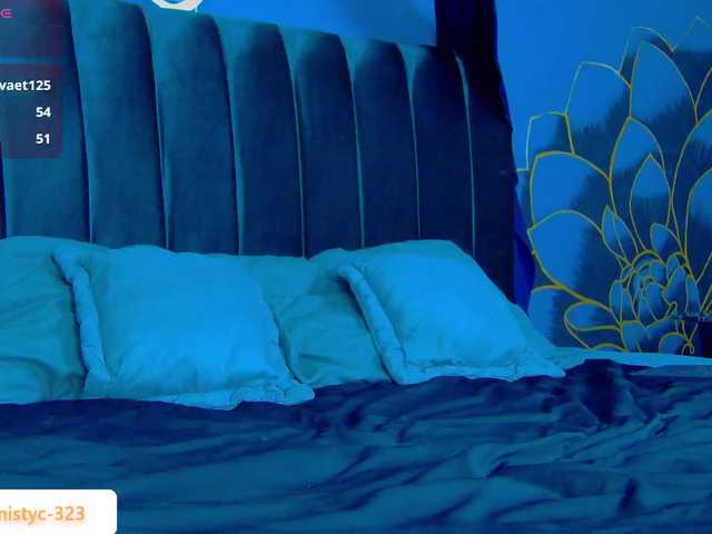 Lunamistyc live cam on BongaCams
