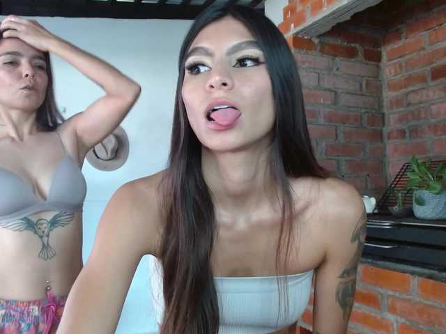 le modèle millyxnicoll1 est en webcam porno dans un show sur le site bongacams, il possède les tags suivants: Latino/Hispanic,Brunette,Trimmed