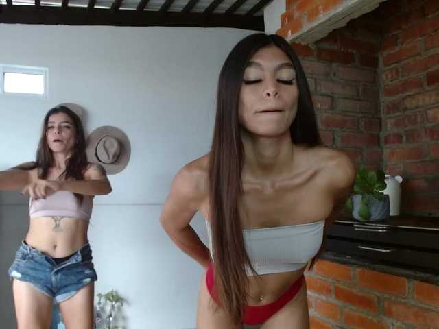 millyxnicoll1 live cam on BongaCams