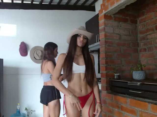 millyxnicoll1 live cam on BongaCams