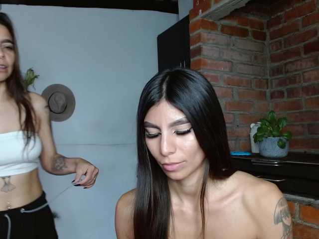 millyxnicoll1 live cam on BongaCams