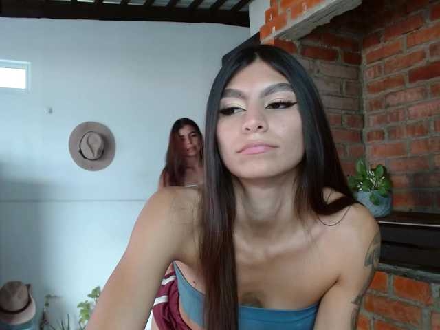 millyxnicoll1 live webcam show