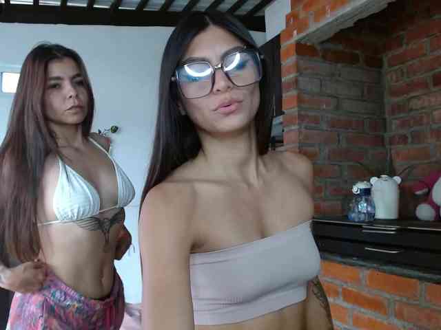 millyxnicoll1 Live Webcam on BongaCams