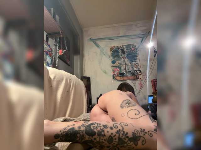 Magictrick1 live cam on UnifiedCams