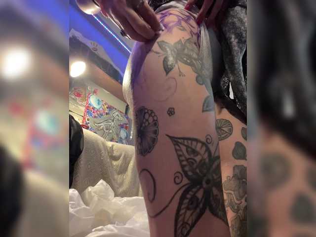 Magictrick1 live cam on BongaCams