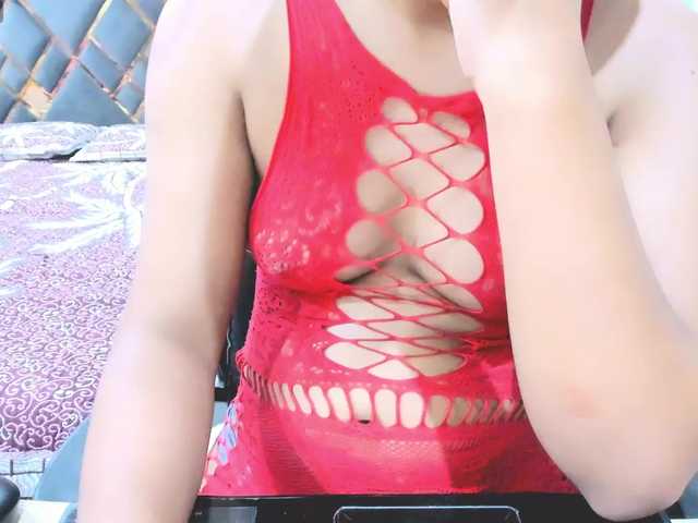 Indiankitty11 live cam on BongaCams