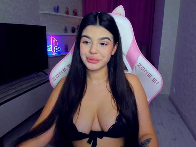 SnowingWinter live cam on BongaCams