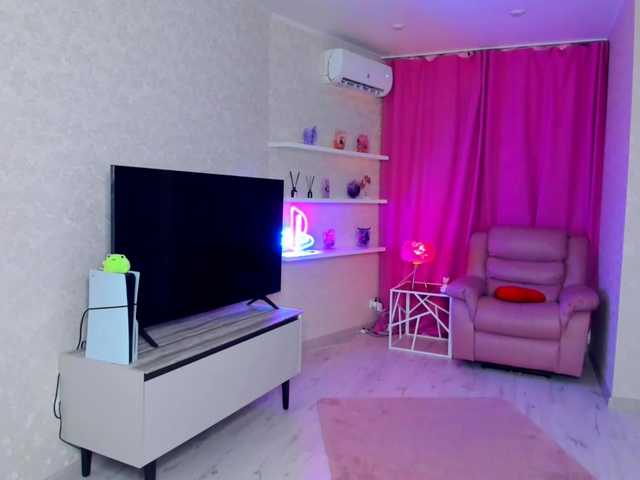 SnowingWinter live cam on BongaCams