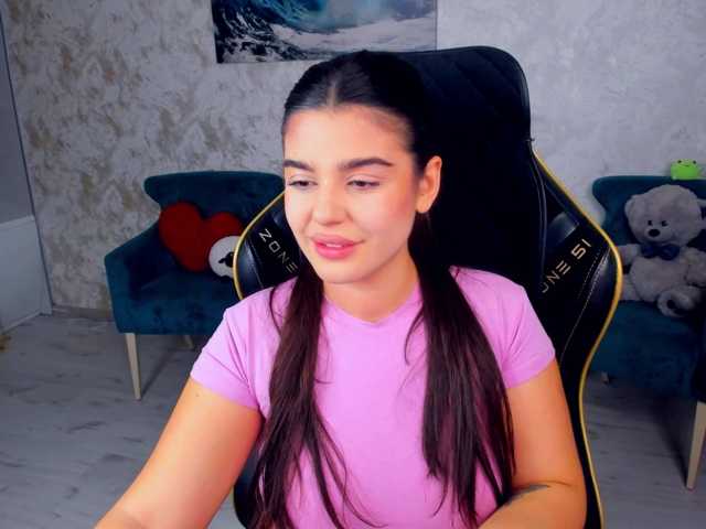 SnowingWinter live cam on BongaCams