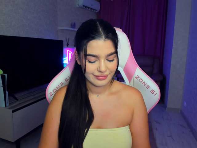 SnowingWinter live cam on BongaCams