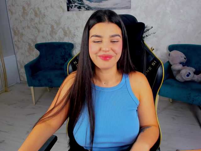 SnowingWinter live cam on BongaCams