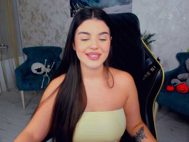 SnowingWinter live cam on BongaCams
