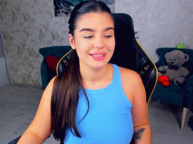 SnowingWinter live cam on BongaCams