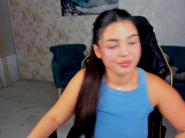 SnowingWinter live cam on BongaCams