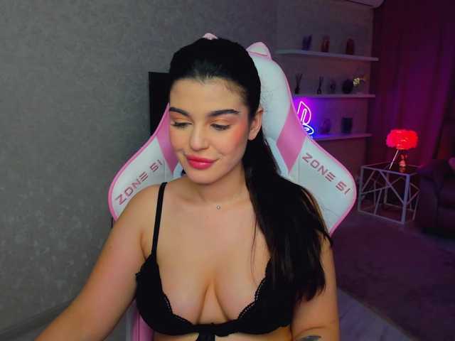 SnowingWinter live cam on BongaCams