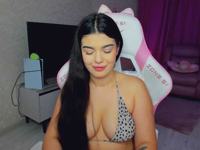 SnowingWinter live cam on BongaCams