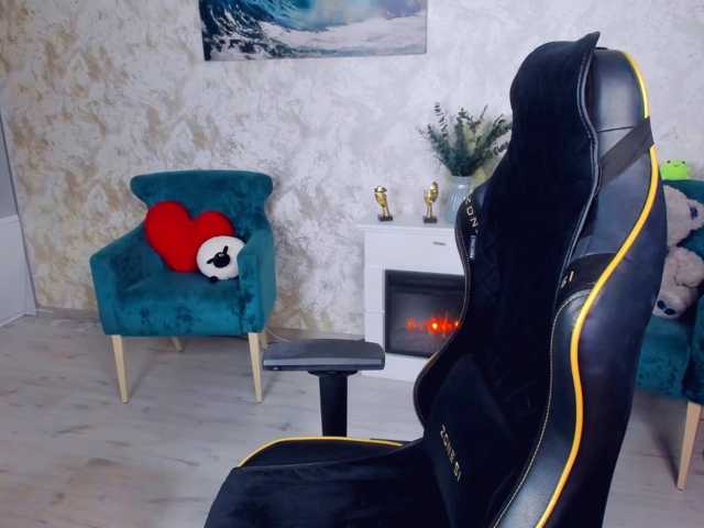 SnowingWinter live cam on BongaCams