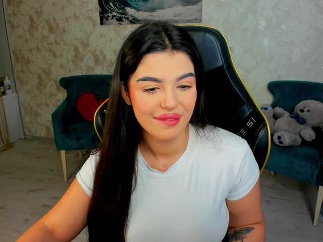SnowingWinter live cam on BongaCams