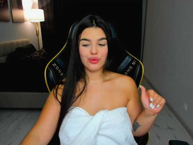 SnowingWinter live cam on BongaCams