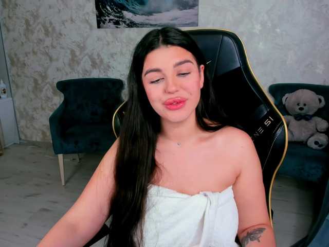 SnowingWinter live cam on BongaCams
