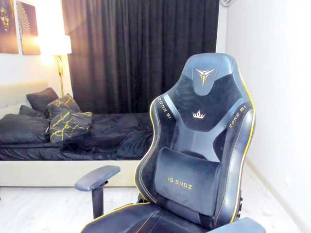 SnowingWinter live cam on BongaCams
