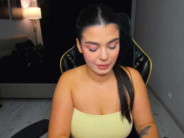 SnowingWinter live cam on BongaCams