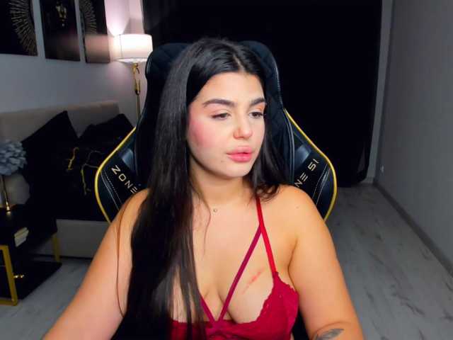 SnowingWinter live cam on BongaCams