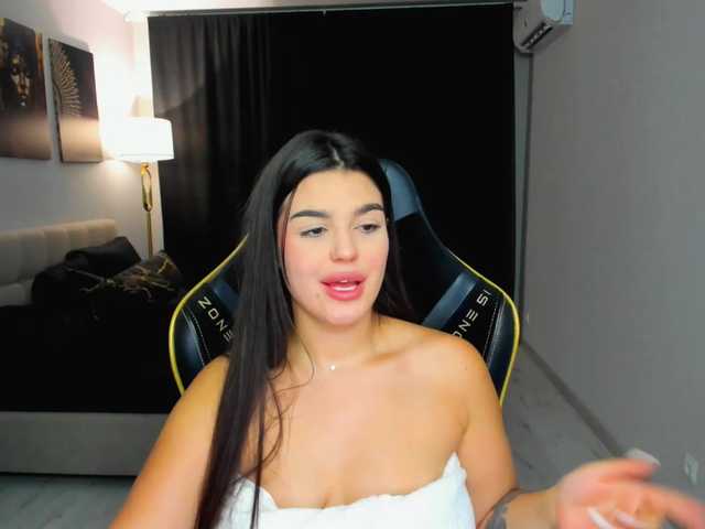SnowingWinter live cam on BongaCams