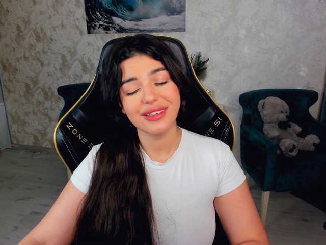 SnowingWinter live cam on BongaCams