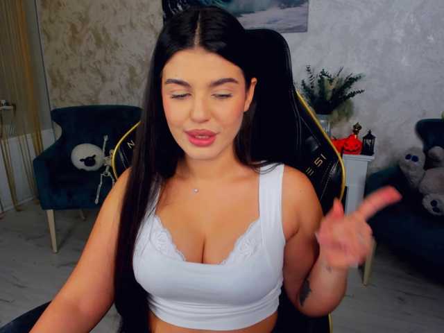 SnowingWinter live cam on BongaCams