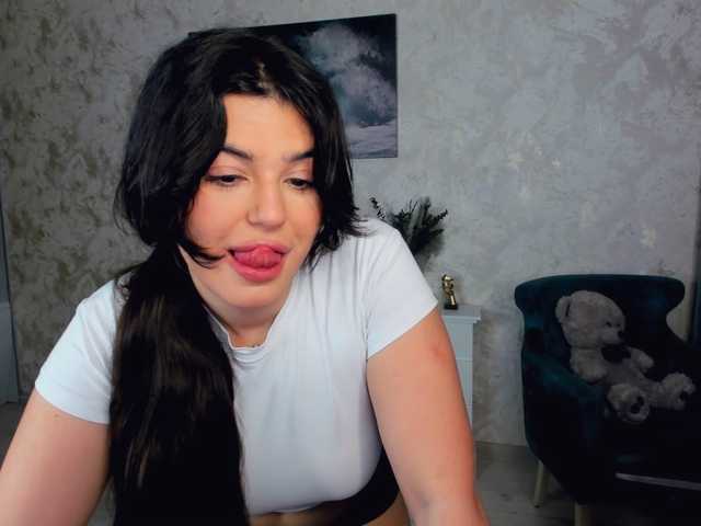 SnowingWinter live cam on BongaCams