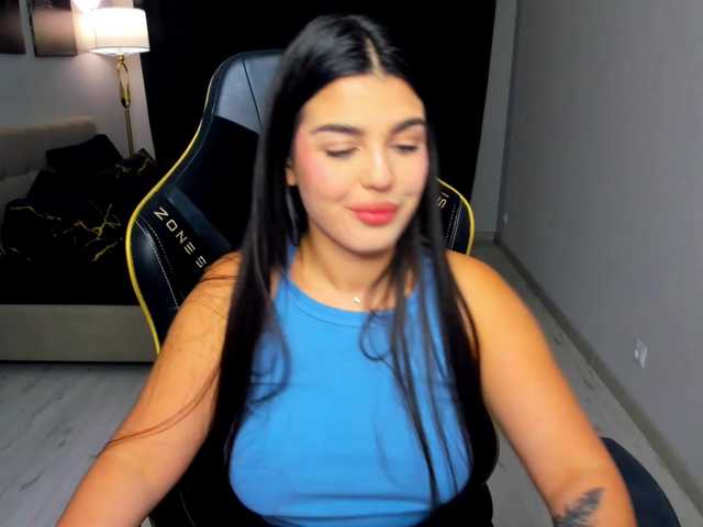 SnowingWinter live cam on BongaCams