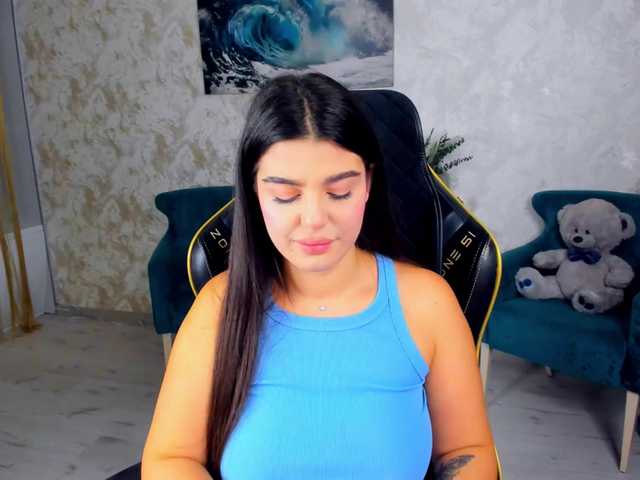 SnowingWinter live cam on BongaCams