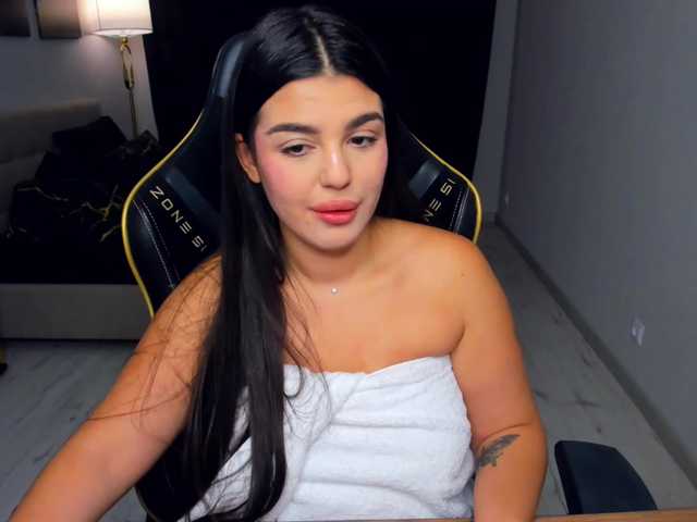 SnowingWinter live cam on BongaCams
