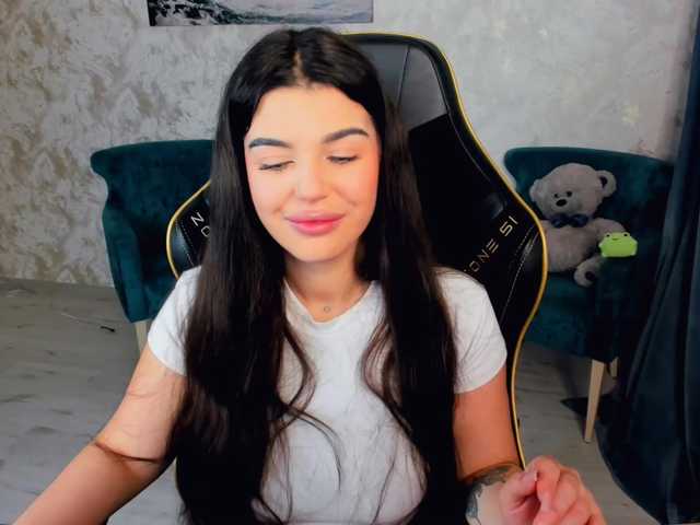 SnowingWinter live cam on BongaCams