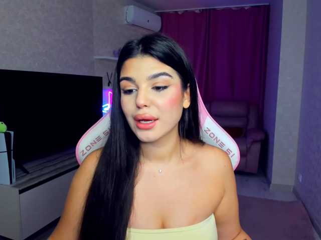 SnowingWinter live cam on BongaCams