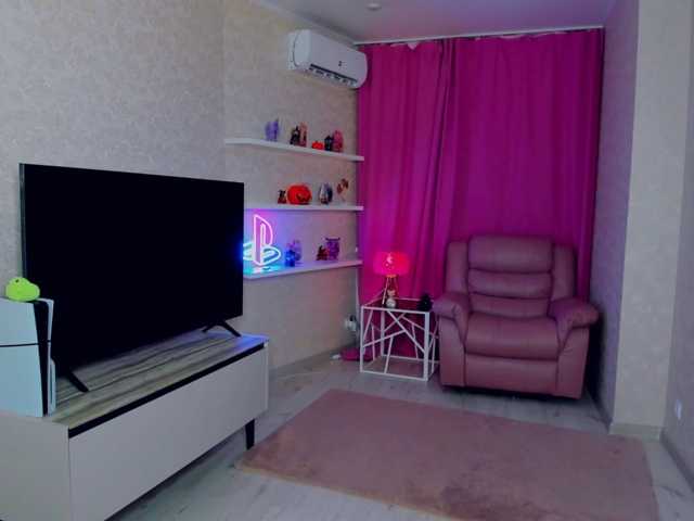 SnowingWinter live cam on BongaCams