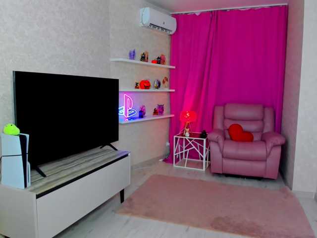 SnowingWinter live cam on BongaCams