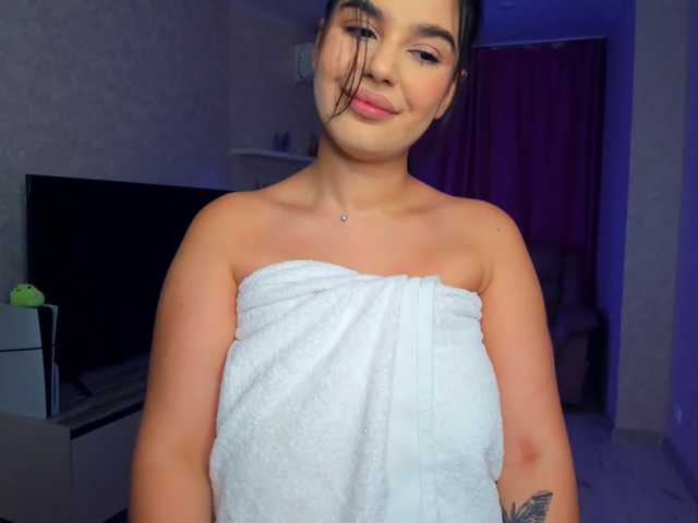 SnowingWinter live cam on BongaCams