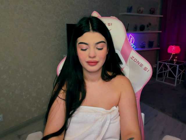 SnowingWinter's BongaCams show and profile