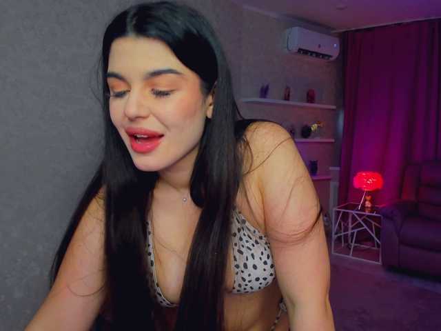 SnowingWinter live cam on BongaCams