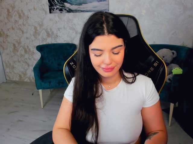 SnowingWinter live cam on BongaCams